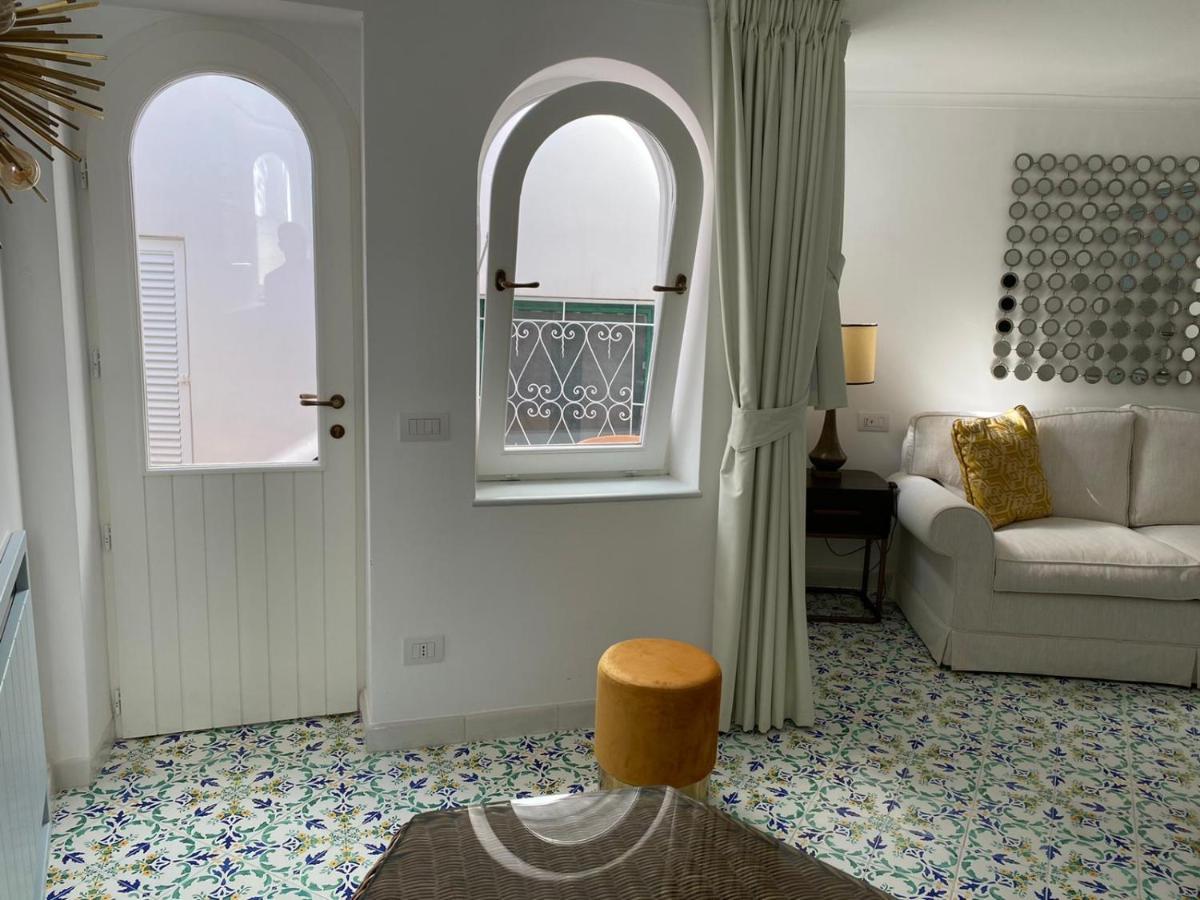 Villa Sain Charming Suite Анакапри Екстериор снимка