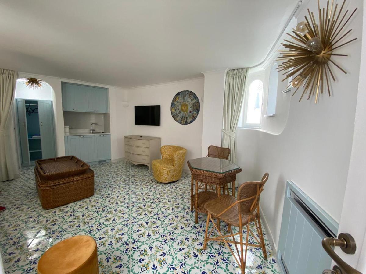 Villa Sain Charming Suite Анакапри Екстериор снимка